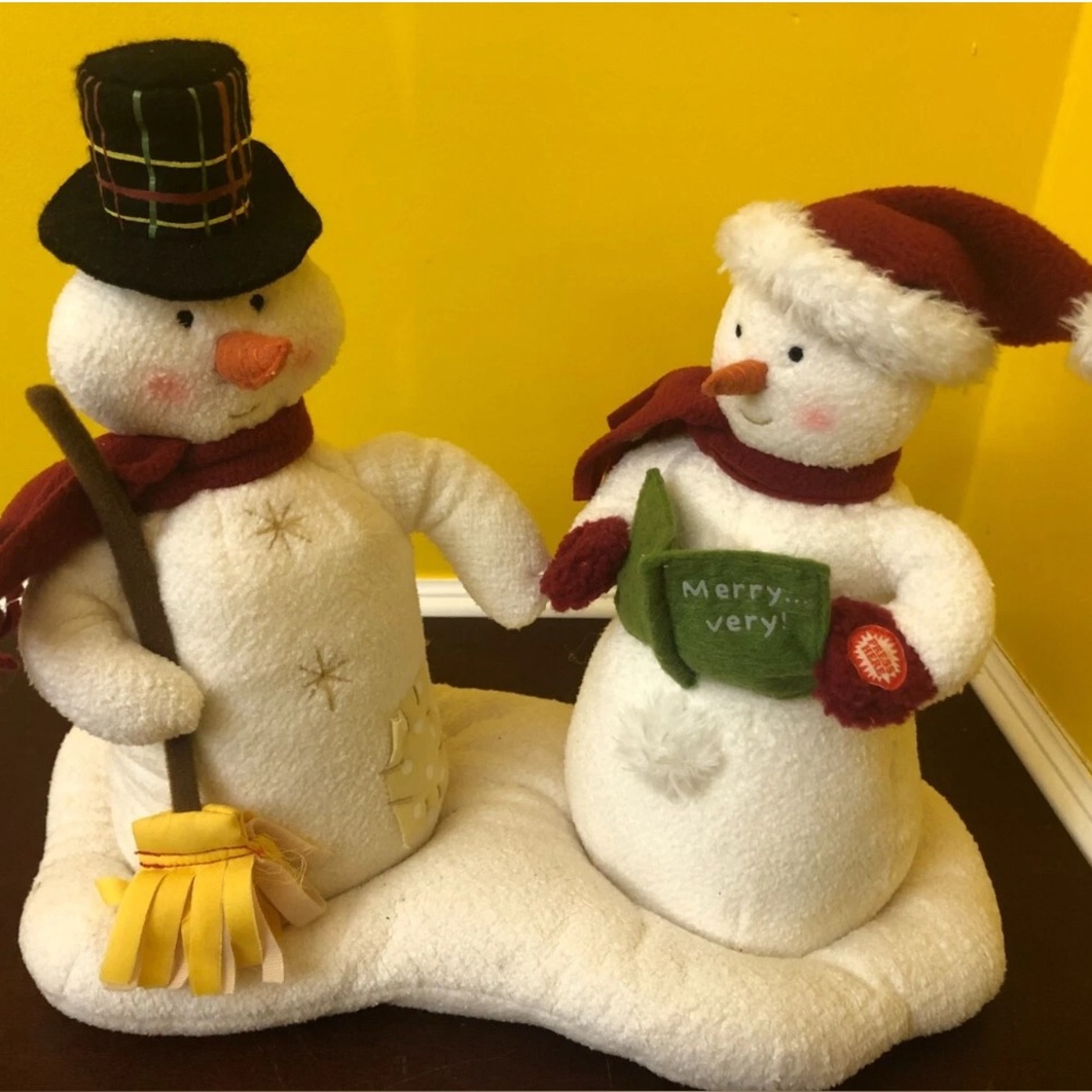Hallmark Cards Christmas Caroling Snowmen Singing Dancing Music Plush Characters